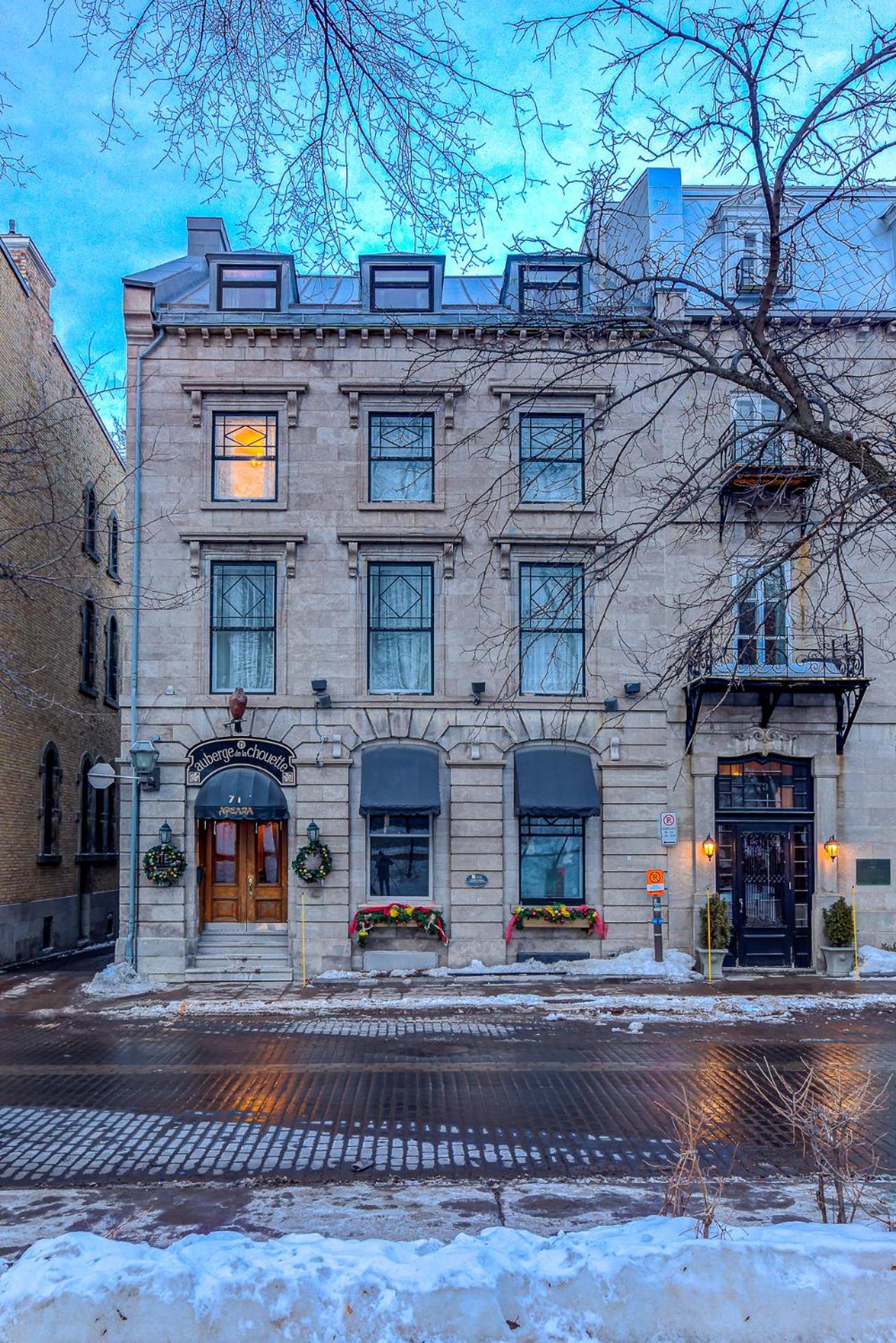North House - Historic Two Bedroom Facing Parliament Quebec City